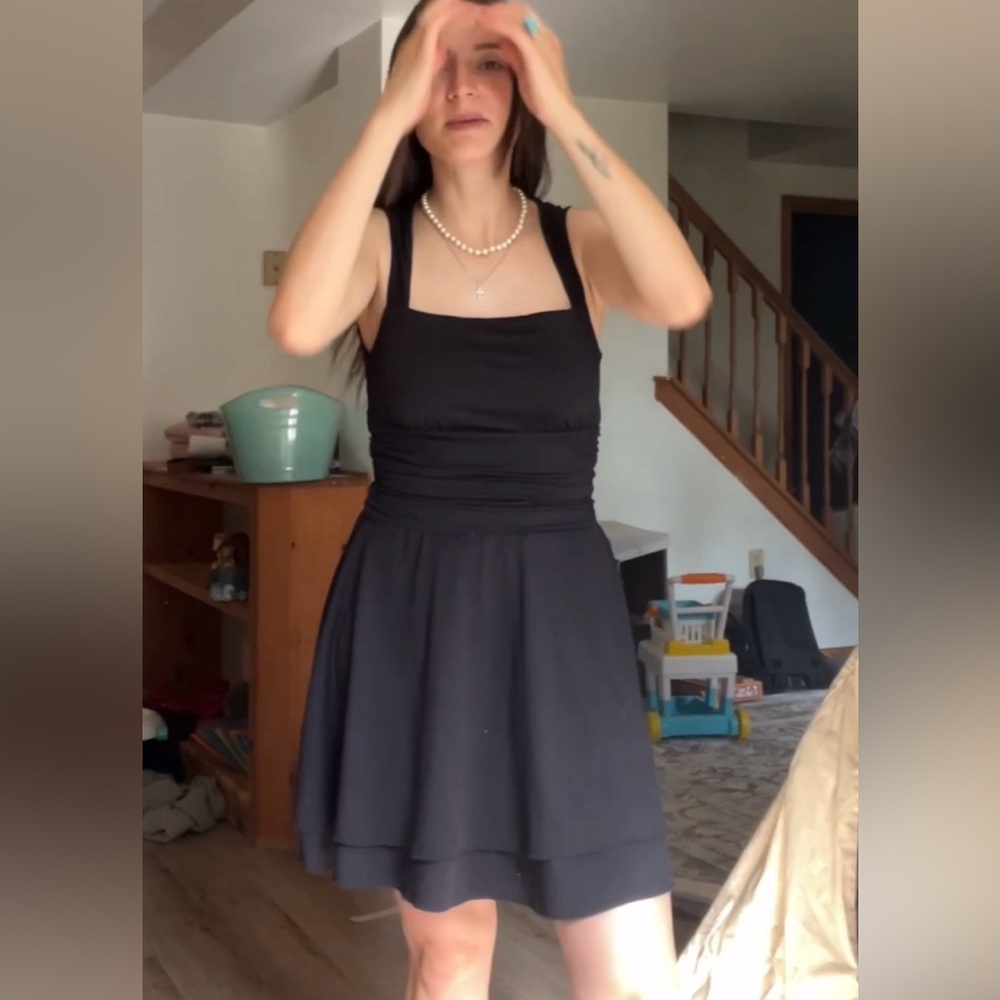 Elegant Black Sleeveless Dress